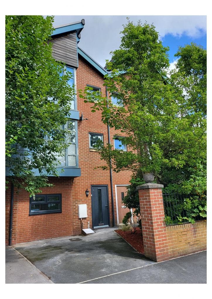 Image 1:4 bedroom Townhouse to rent