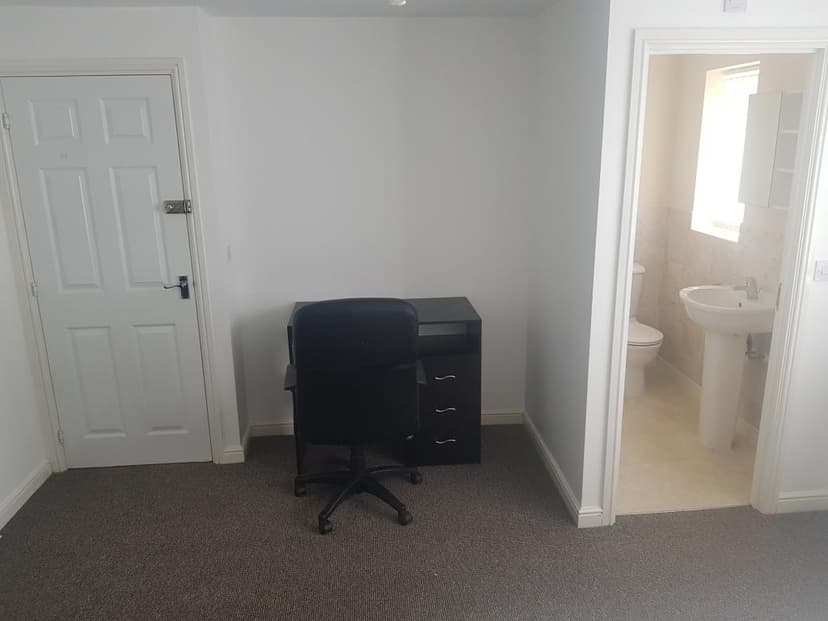 Image 11:4 bedroom Detached house to rent