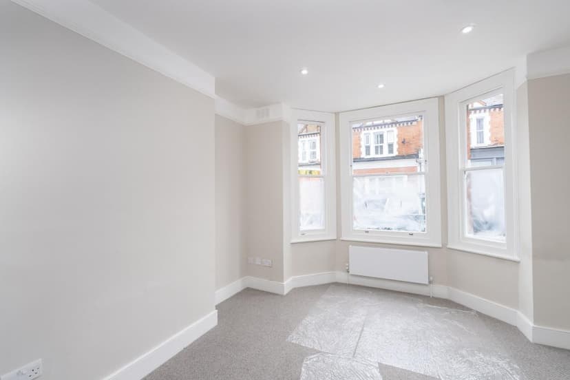 Image 9:2 bedroom Flat to rent