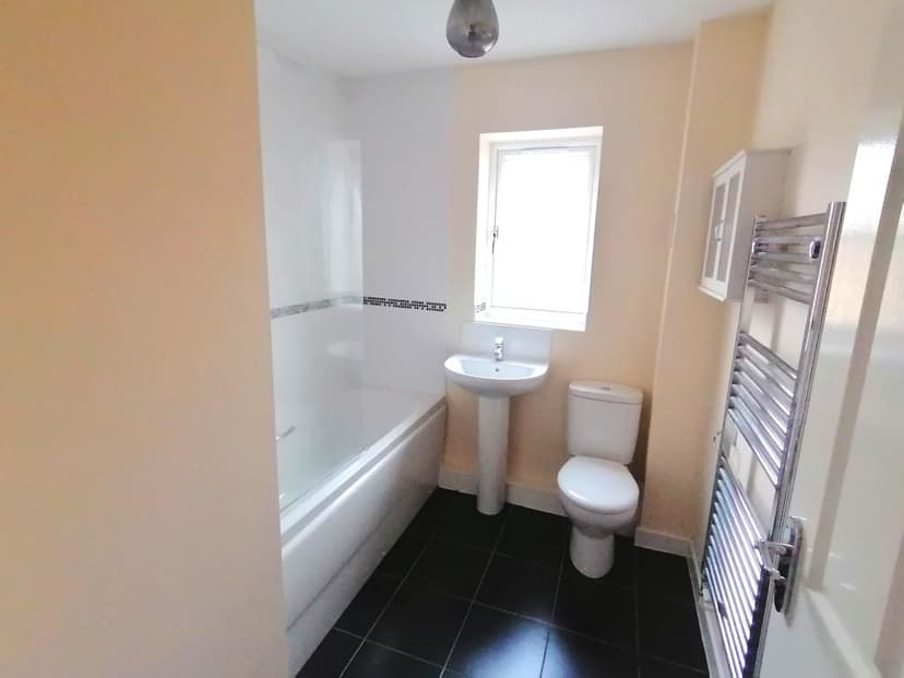 Image 13:3 bedroom Semi-detached house to rent