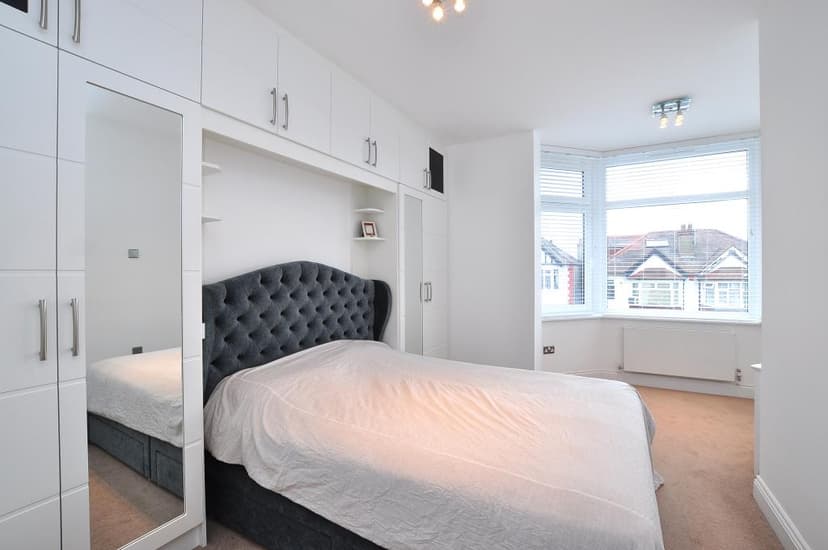 Image 4:3 bedroom Semi-detached house to rent