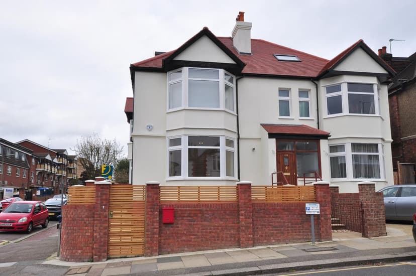 Image 1:3 bedroom Semi-detached house to rent