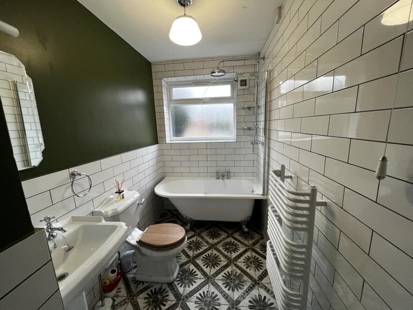 Image 14:2 bedroom Maisonette to rent