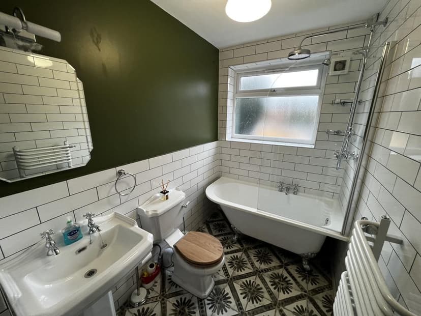 Image 13:2 bedroom Maisonette to rent