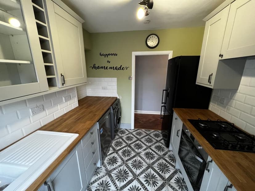 Image 5:2 bedroom Maisonette to rent