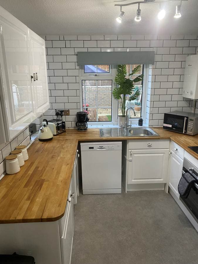 Image 2:4 bedroom Detached house to rent