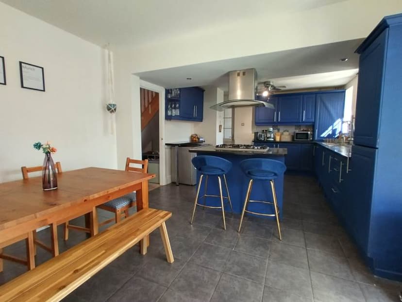 Image 3:4 bedroom Semi-detached house to rent