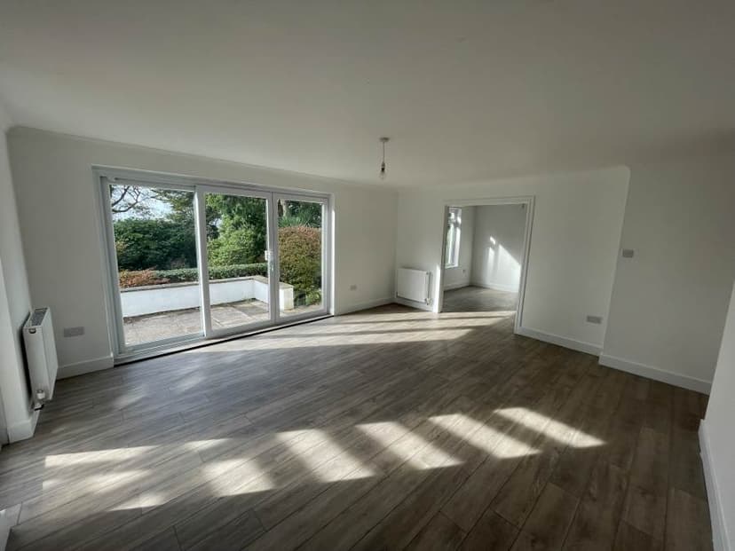 Image 2:3 bedroom Bungalow to rent