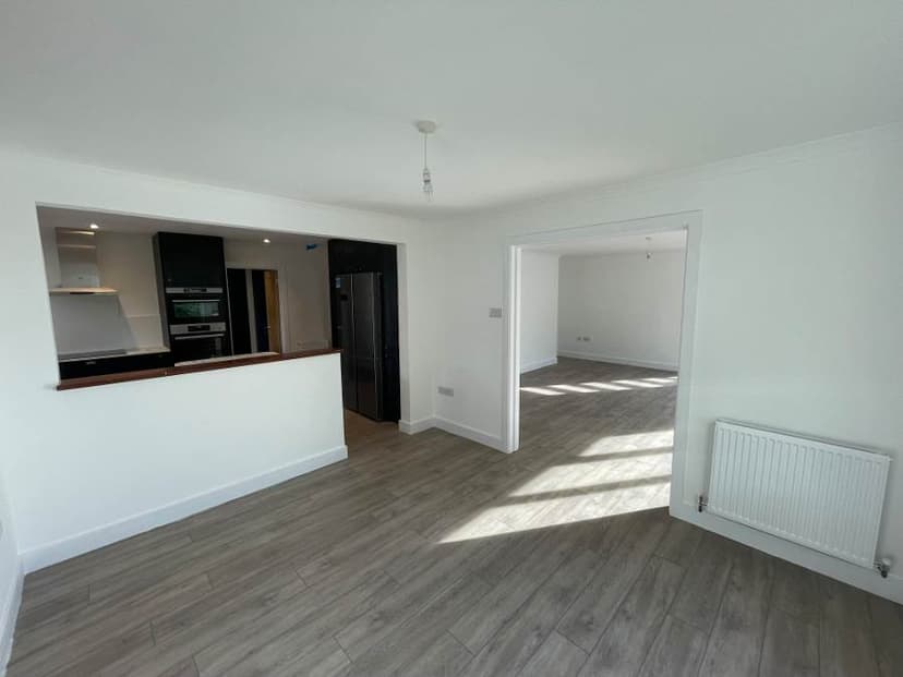 Image 1:3 bedroom Bungalow to rent