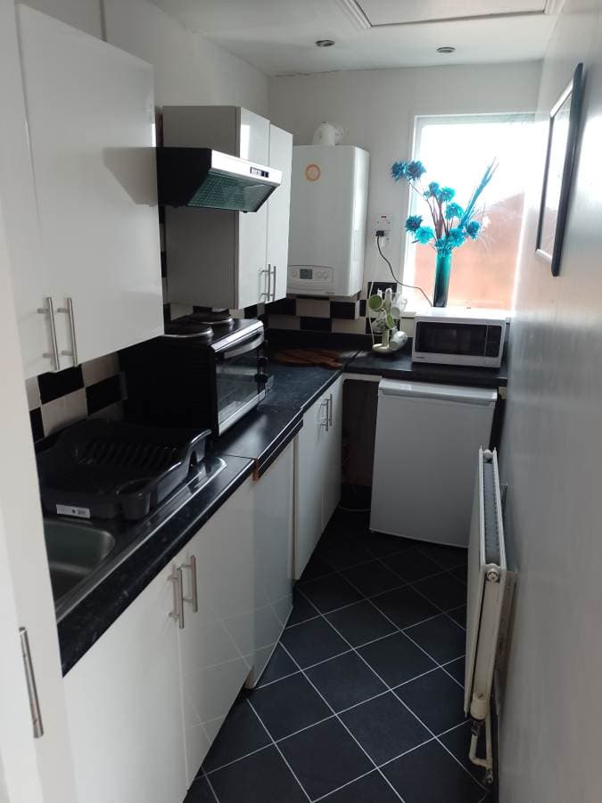 Image 2: Studio to rent