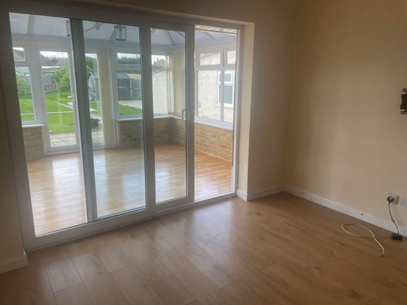 Image 3:2 bedroom Detached bungalow to rent