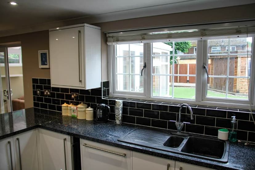 Image 3:4 bedroom End-of-terrace house to rent