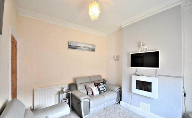 Image 3:2 bedroom End-of-terrace house to rent