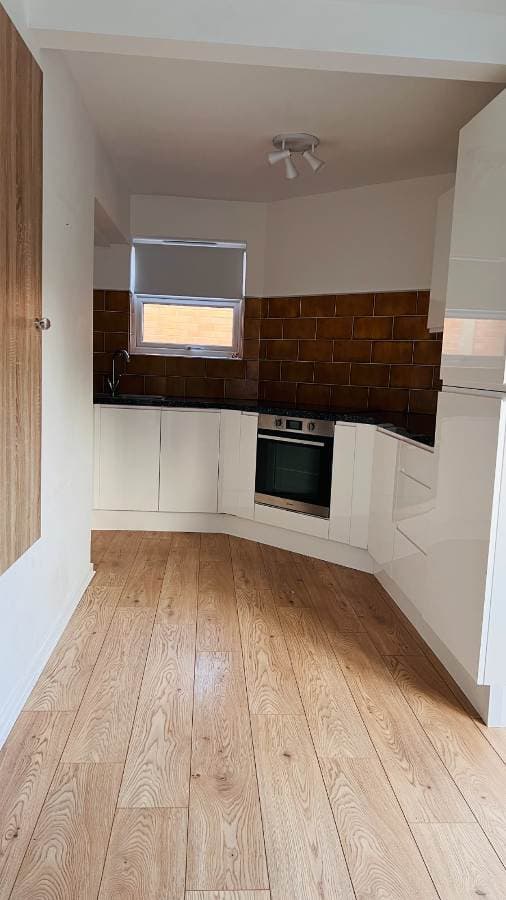 Image 2:5 bedroom Detached house to rent