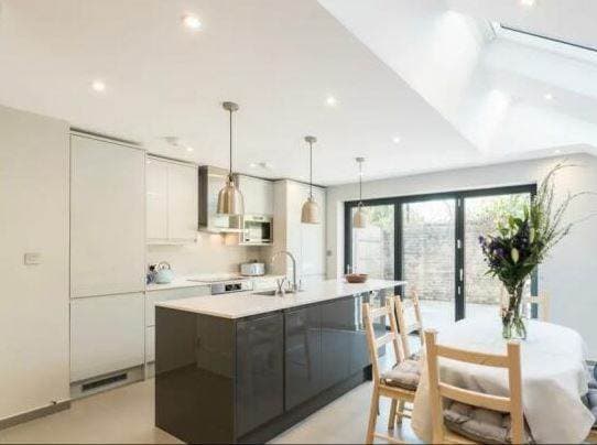 Image 1:5 bedroom Terraced house to rent