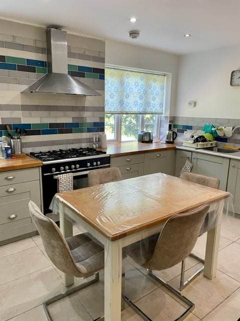 Image 3:4 bedroom Detached house to rent