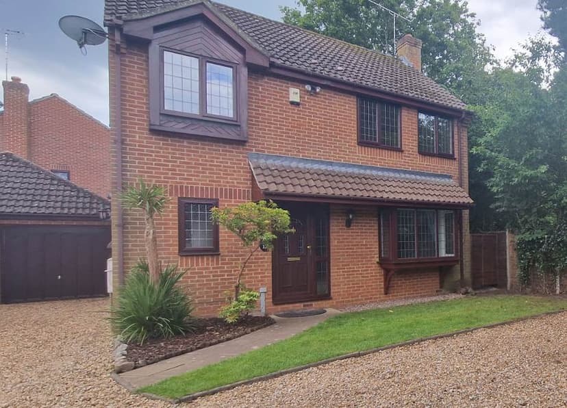 Image 1:4 bedroom Detached house to rent