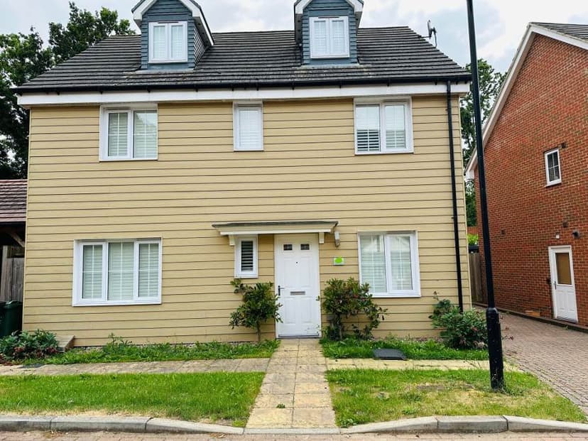 Image 1:5 bedroom Detached house to rent