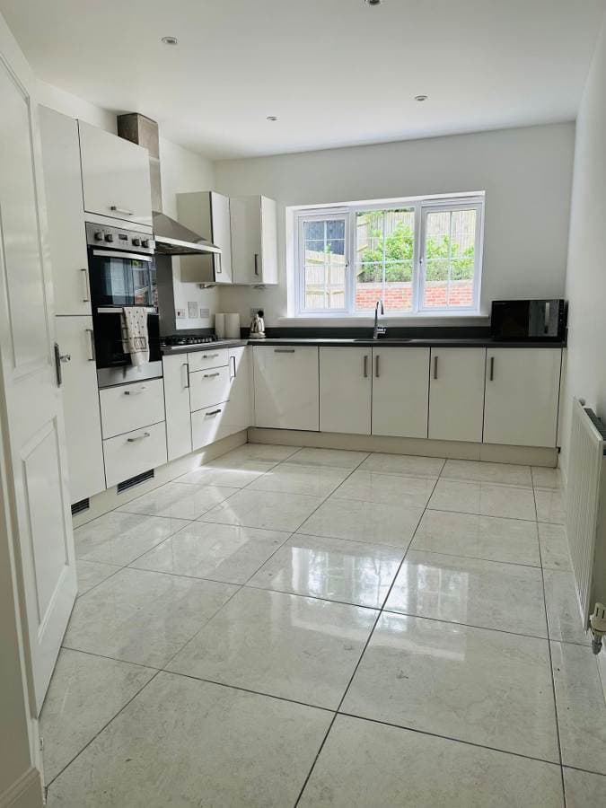 Image 3:5 bedroom Detached house to rent