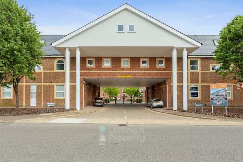 Image 1:1 bedroom Apartment or flat to rent