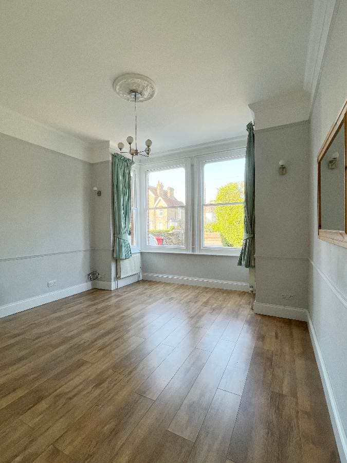 Image 2:2 bedroom Flat to rent