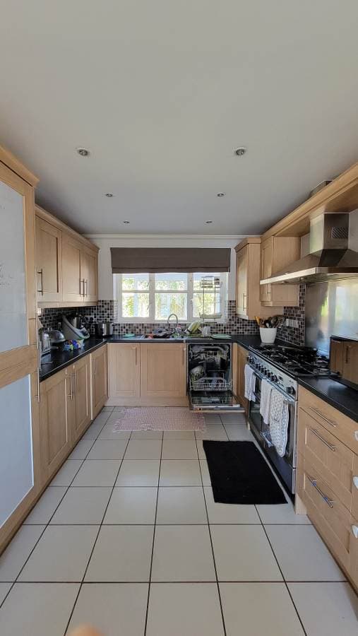 Image 2:4 bedroom Detached house to rent