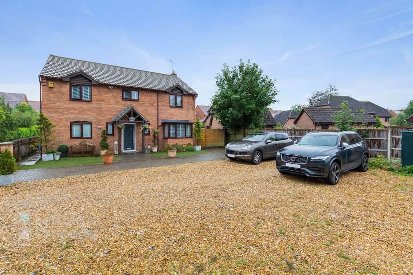 Image 1:4 bedroom Detached house to rent