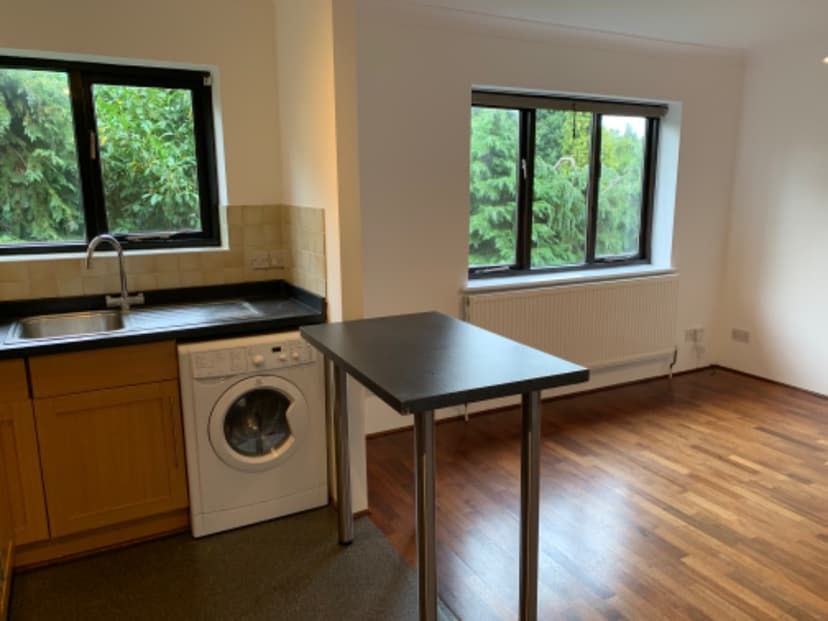 Image 3:2 bedroom Flat to rent