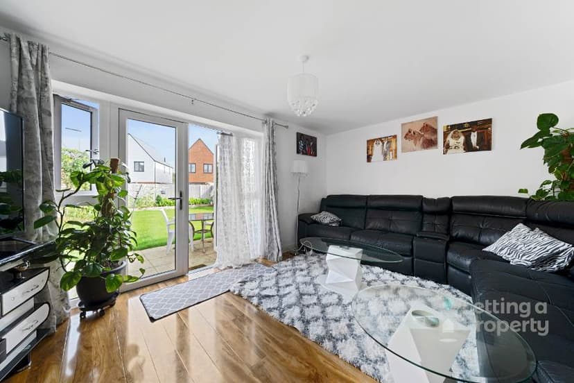 Image 3:3 bedroom Link-detached house to rent