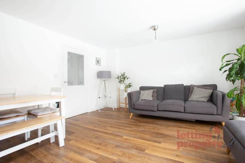 Image 3:4 bedroom End-of-terrace house to rent