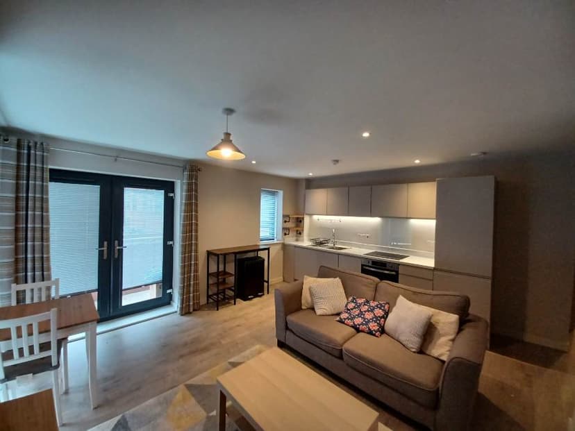 Image 1:2 bedroom Apartment or flat to rent