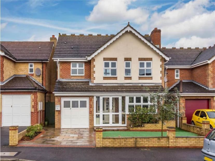 Image 1:4 bedroom Detached house to rent