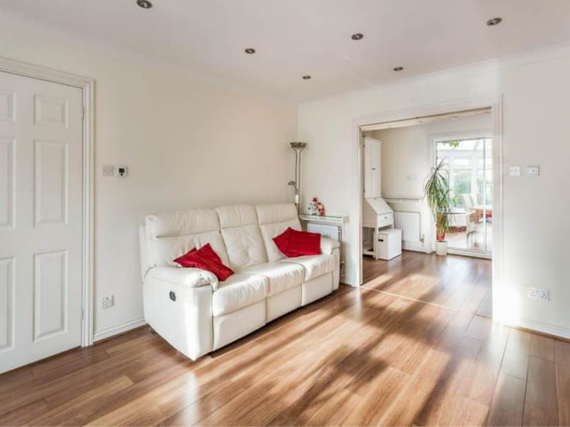 Image 3:4 bedroom Detached house to rent