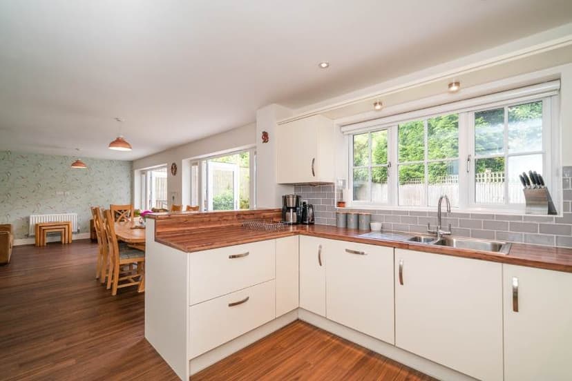 Image 3:5 bedroom Detached house to rent