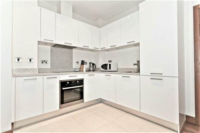 Image 1:1 bedroom Apartment or flat to rent