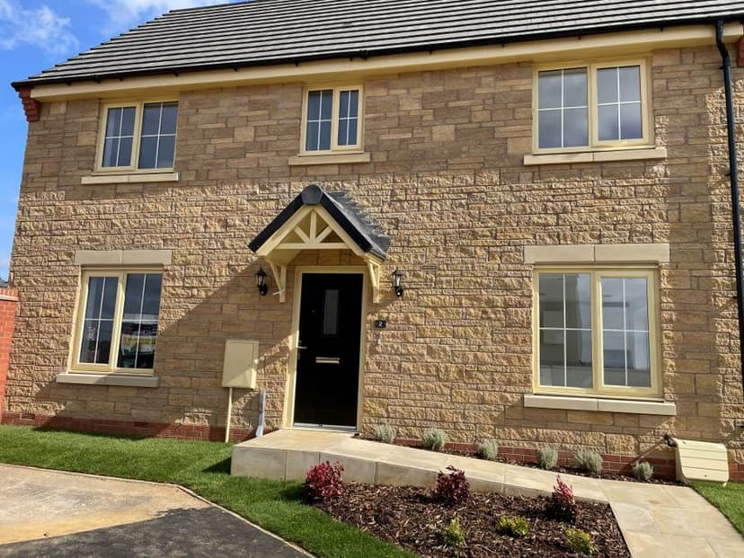 Image 1:4 bedroom Detached house to rent