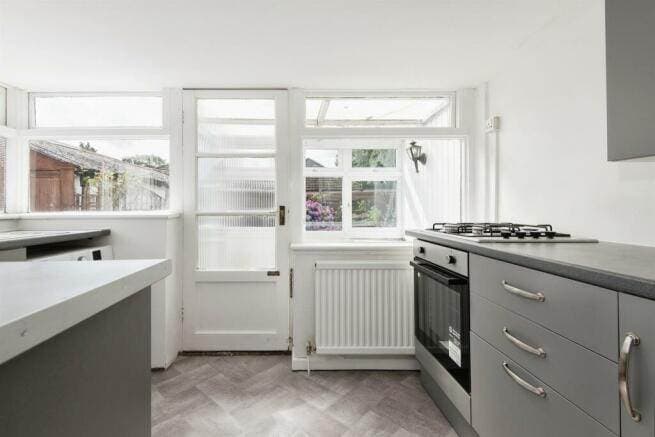 Image 3:2 bedroom Detached bungalow to rent