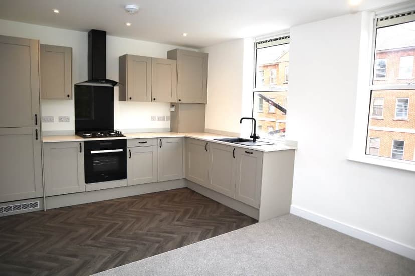 Image 1:2 bedroom Apartment or flat to rent