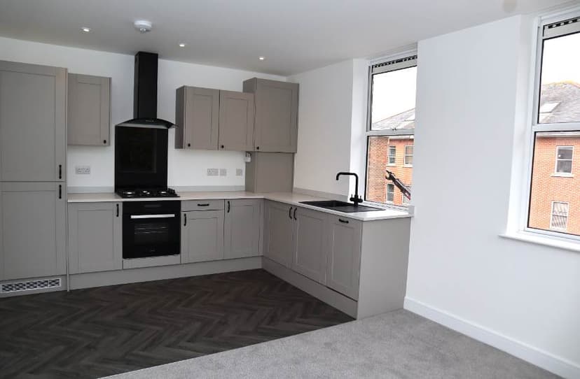 Image 1:2 bedroom Apartment or flat to rent