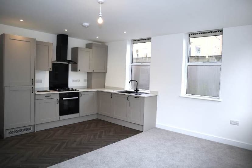 Image 1:2 bedroom Apartment or flat to rent