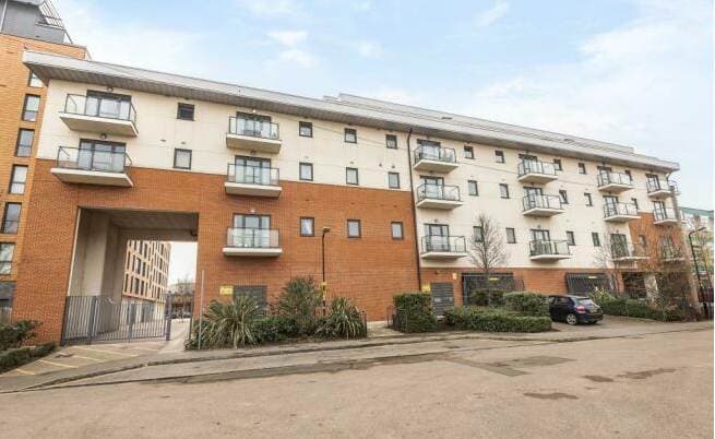 Image 1:1 bedroom Apartment or flat to rent