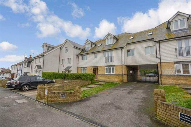 Image 1:2 bedroom Apartment or flat to rent