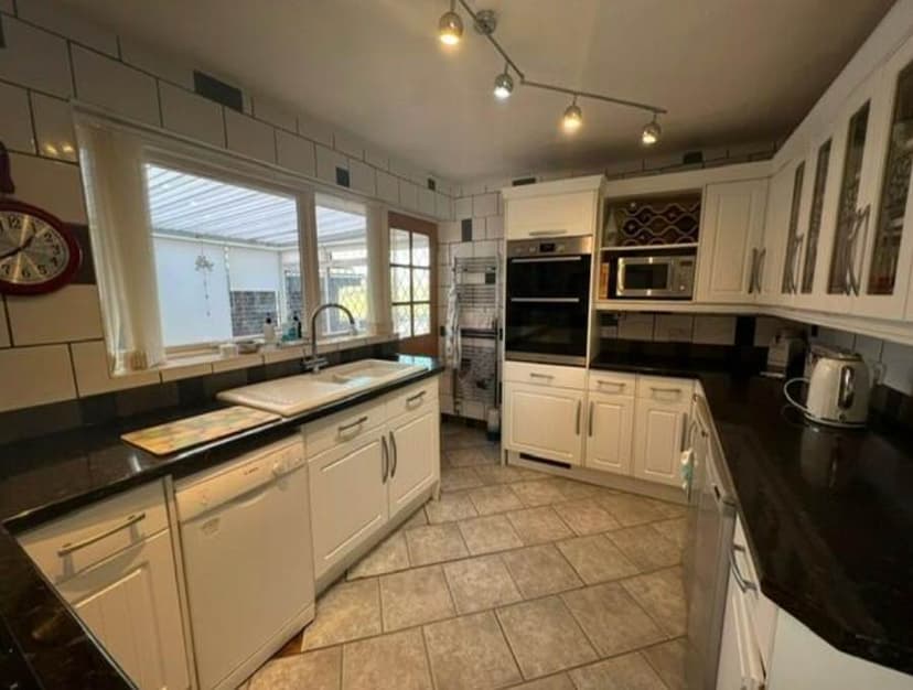Image 3:2 bedroom Bungalow to rent
