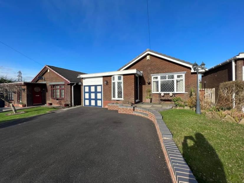 Image 1:2 bedroom Bungalow to rent