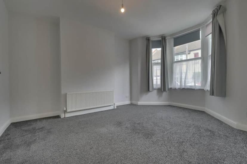 Image 2:2 bedroom Apartment or flat to rent