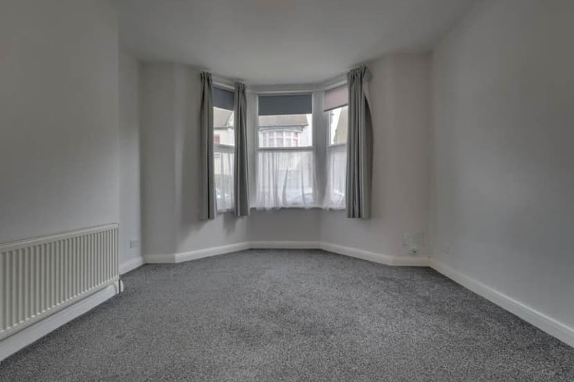 Image 3:2 bedroom Apartment or flat to rent