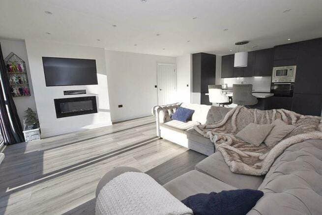 Image 3:2 bedroom Apartment or flat to rent