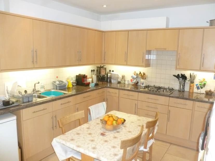 Image 2:3 bedroom Semi-detached house to rent