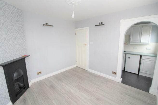 Image 2:3 bedroom End-of-terrace house to rent