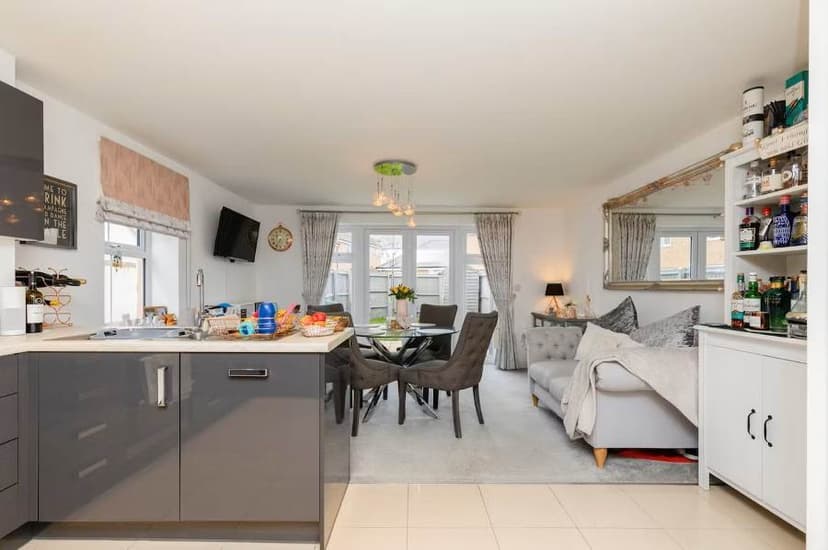 Image 3:4 bedroom Townhouse to rent